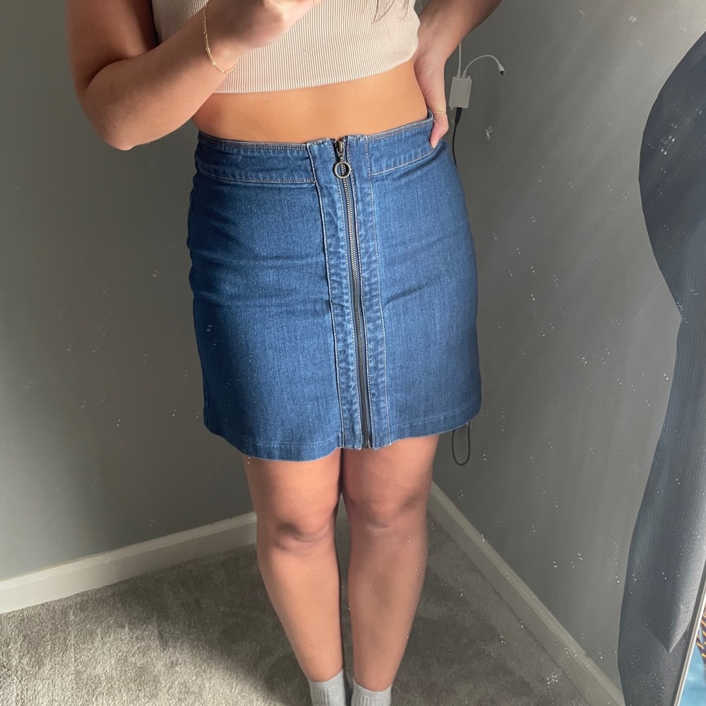 H&M Zipper front blue denim skirt